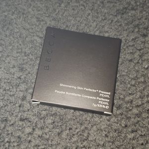 Becca shimmering skin profector pressed pearl
